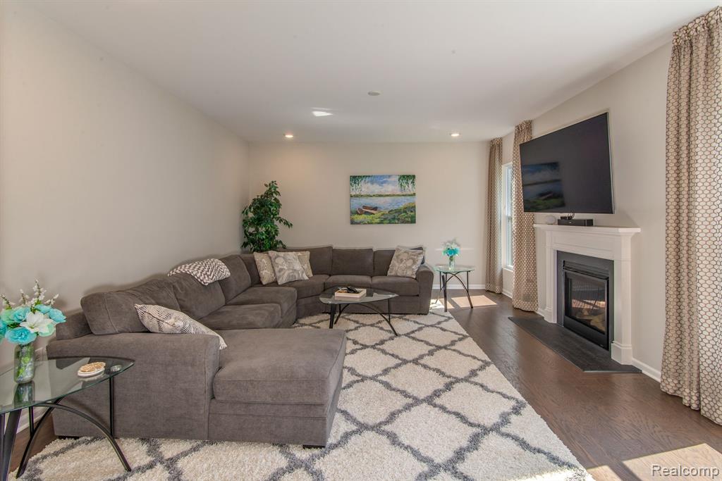9929 KYLIE Drive, Brighton, MI 48116 — Photo 4