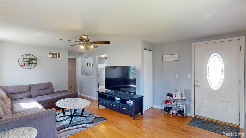 4322 GREENLY Street, Burton, MI 48529 — Photo 12