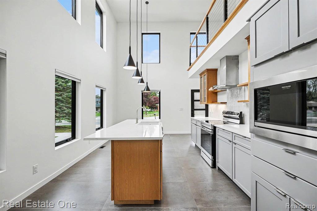 6480 John R Road, Troy, MI 48085 — Photo 13
