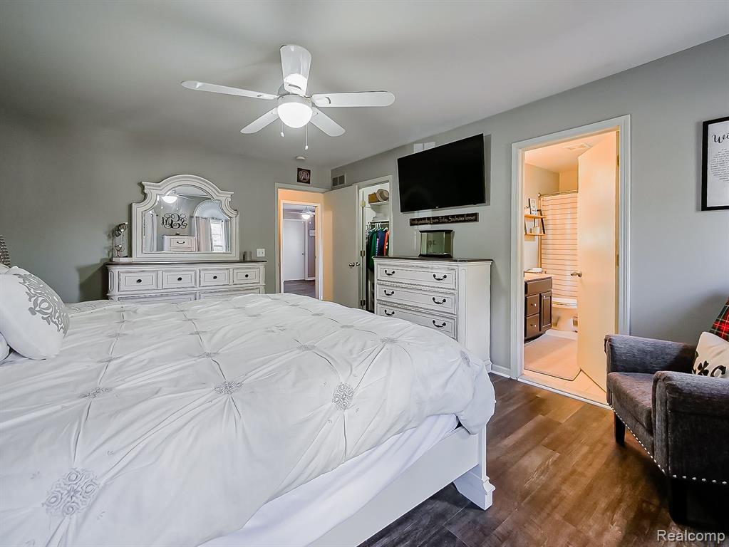 5570 Wildrose Avenue, West Bloomfield, MI — Photo 11