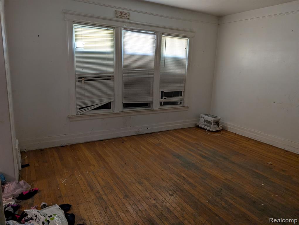 3299 MONTGOMERY Street, Detroit, MI 48206 — Photo 5
