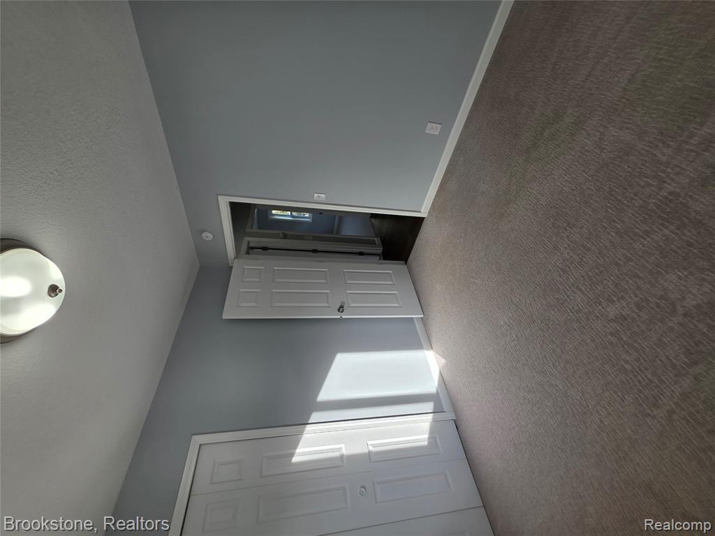 420 Sunnyside Drive, Flushing, MI 48433 — Photo 19