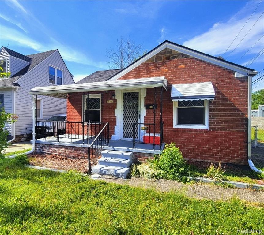 13505 Saint Andrews Avenue, Warren, MI 48089