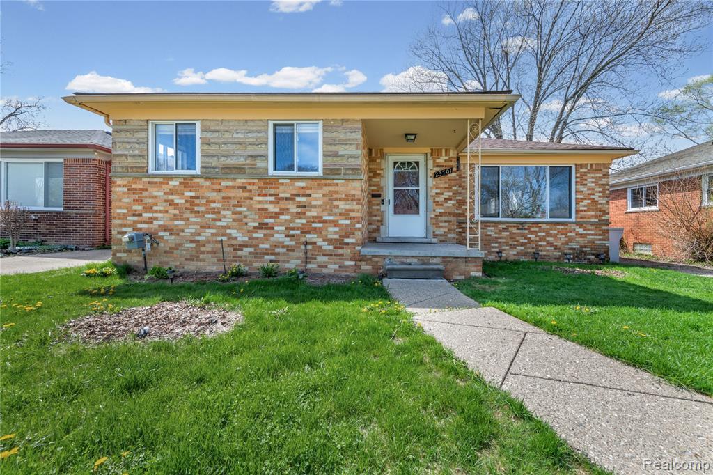 23701 Coyle Street, Oak Park, MI 48237 — Photo 2