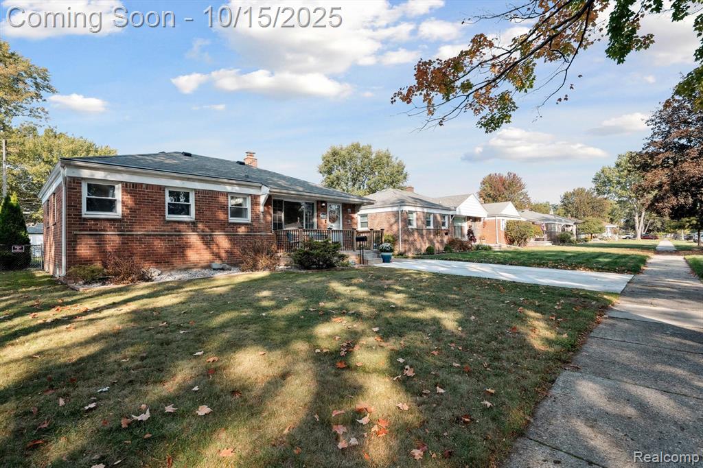 9931 E Clements Circle, Livonia, MI 48150 — Photo 2