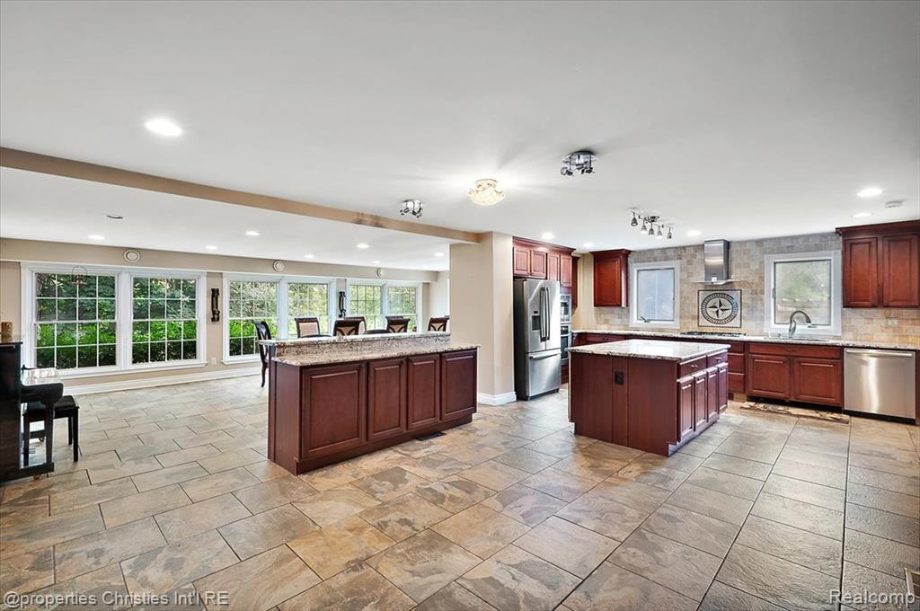 47133 W 9 Mile Road, Novi, MI — Photo 11