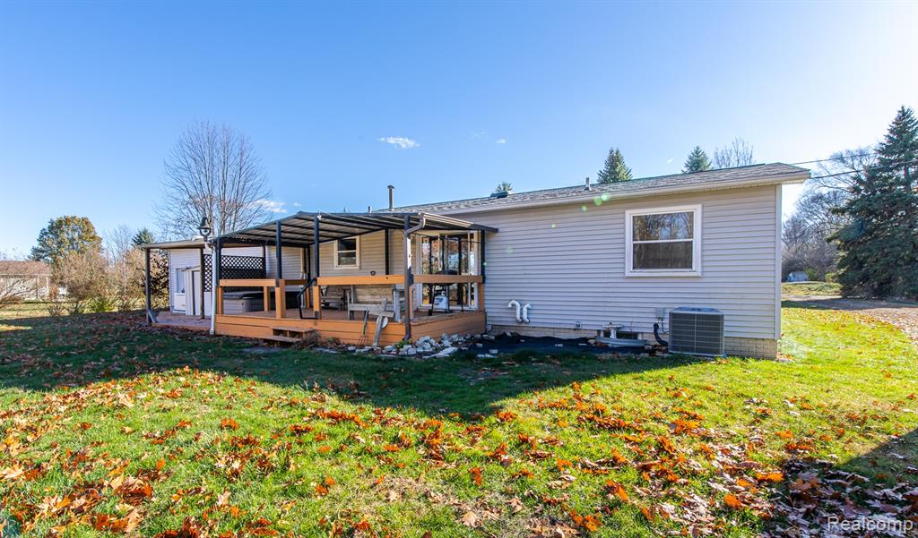 7283 Vanderploeg Lane, Imlay City, MI 48444 — Photo 32
