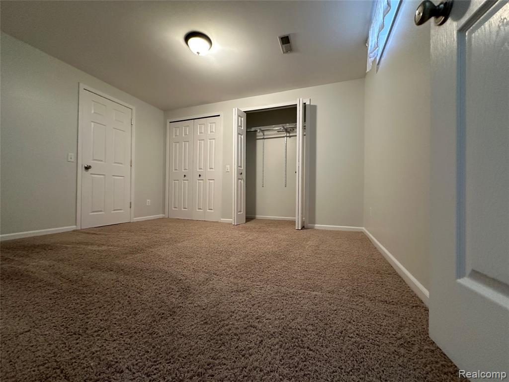 357 Victorian Court, Belleville, MI 48111 — Photo 30