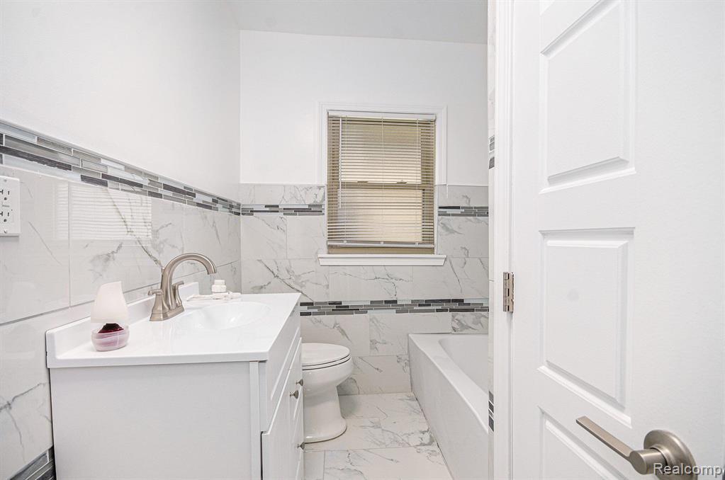 890 E Grand Boulevard N, Detroit, MI 48207 — Photo 12