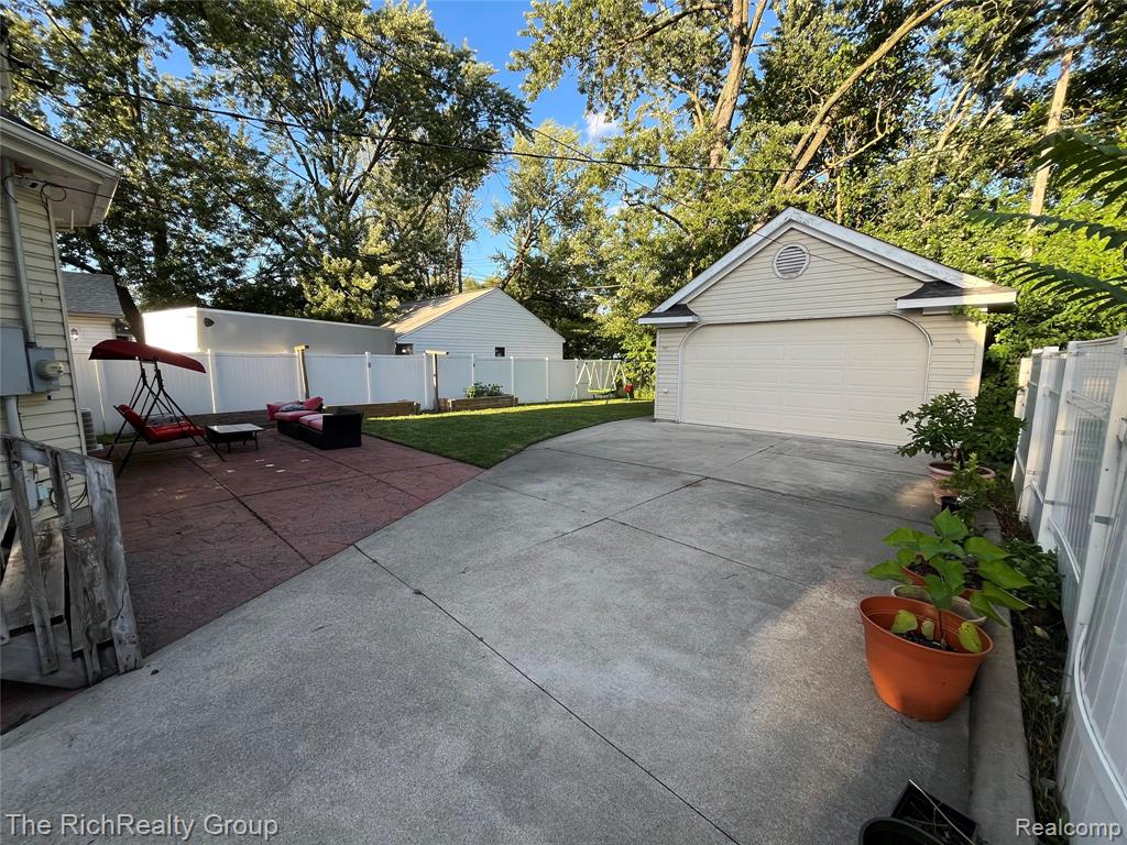 5373 Katherine Street, Dearborn Heights, MI 48125 — Photo 32