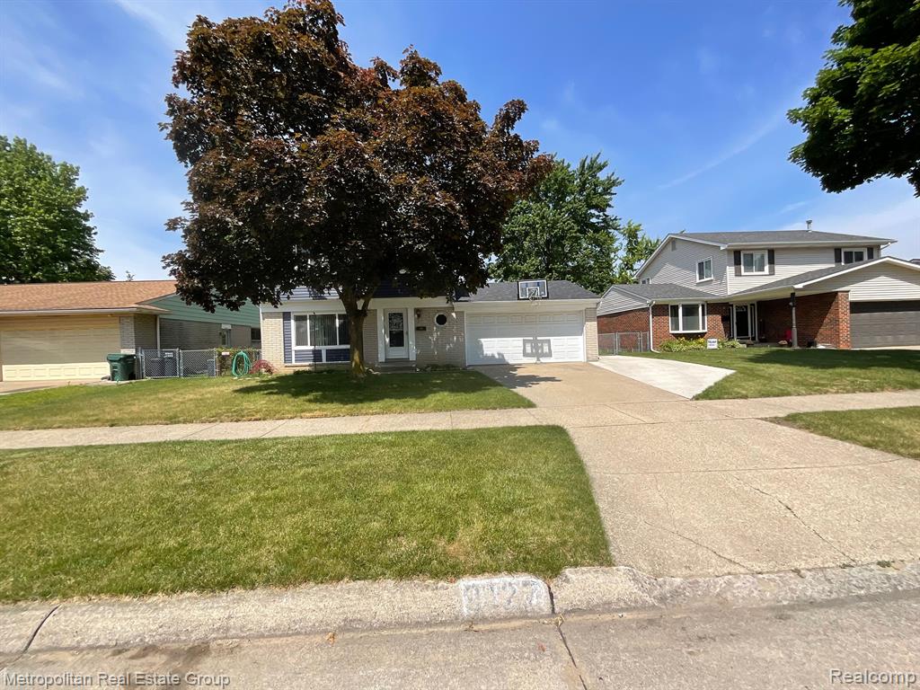 9127 BRIARWOOD Drive, Plymouth, MI 48170 — Photo 2