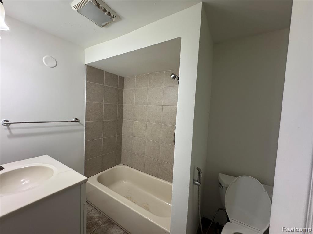 5728 Highview Street, Dearborn Heights, MI 48127 — Photo 8