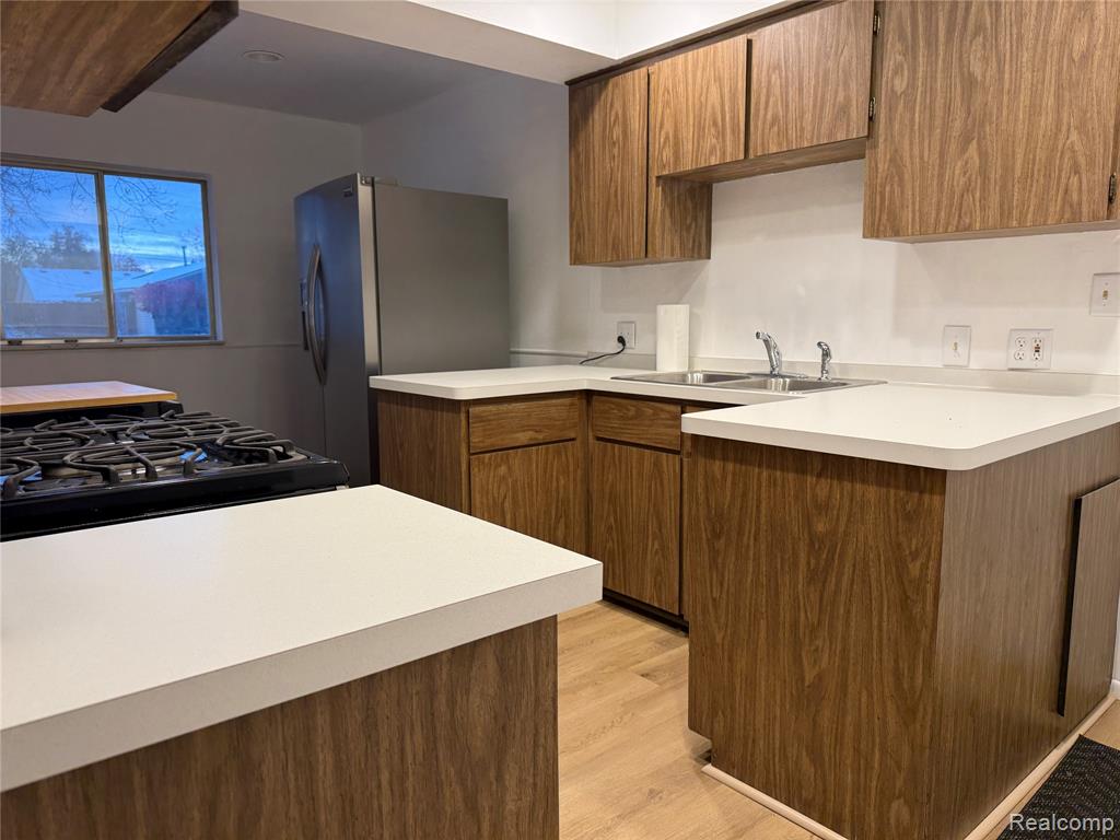 9150 Pennfield Avenue, White Lake, MI — Photo 11