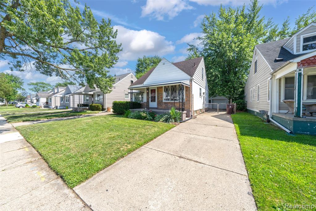 8272 Coolidge, Center Line, MI 48015 — Photo 4