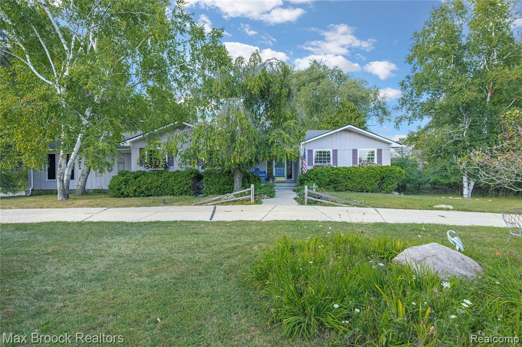 35550 Pleasant Valley Road, Farmington Hills, MI, 48331
