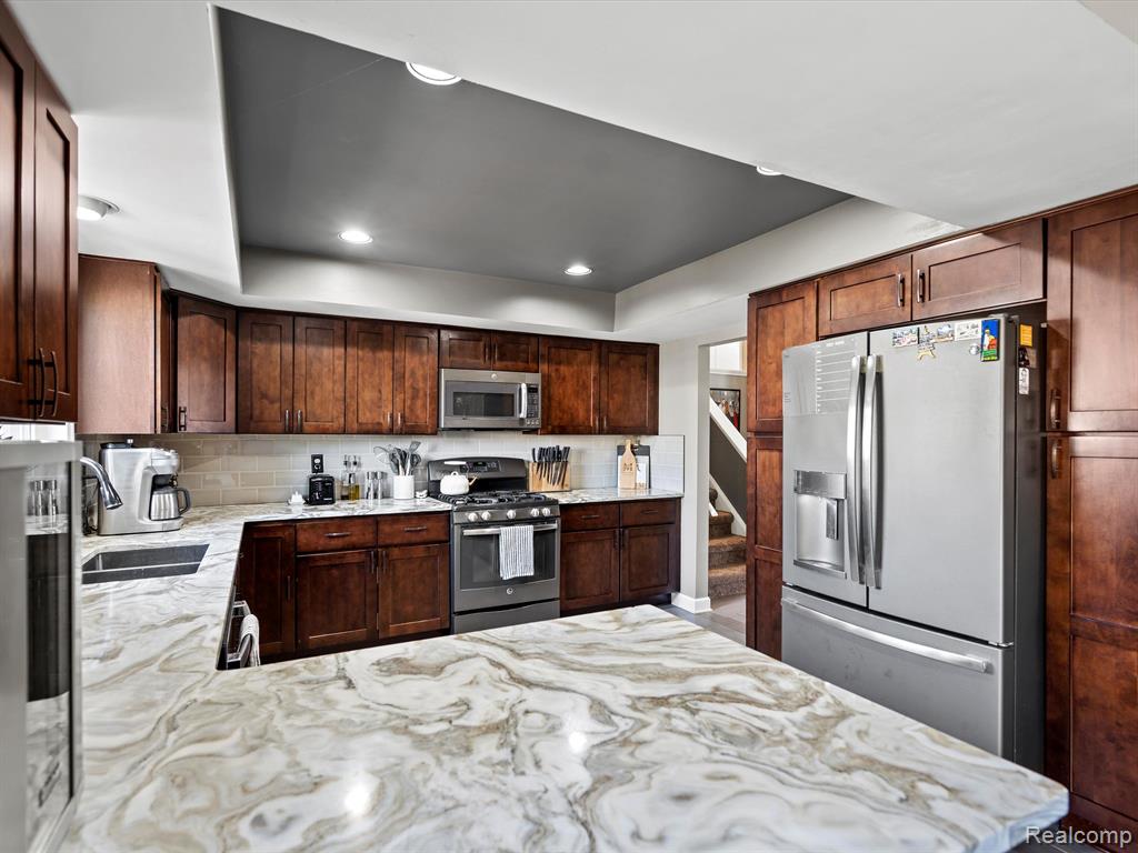 42268 SYCAMORE Drive, Sterling Heights, MI 48313 — Photo 17