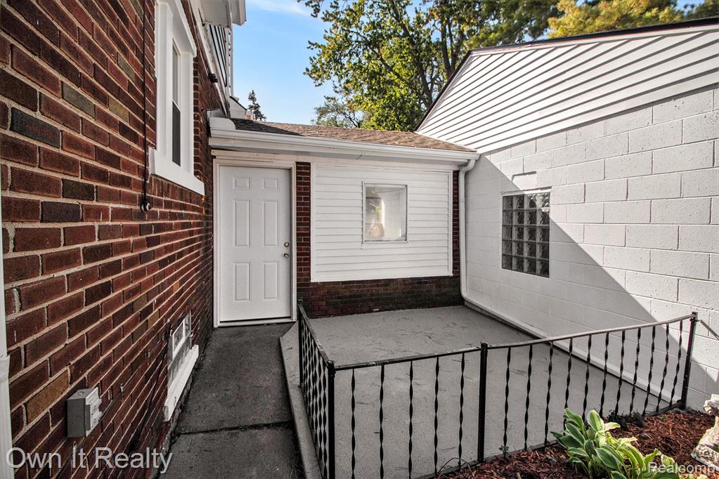 8155 Appoline Street, Detroit, MI 48228 — Photo 28