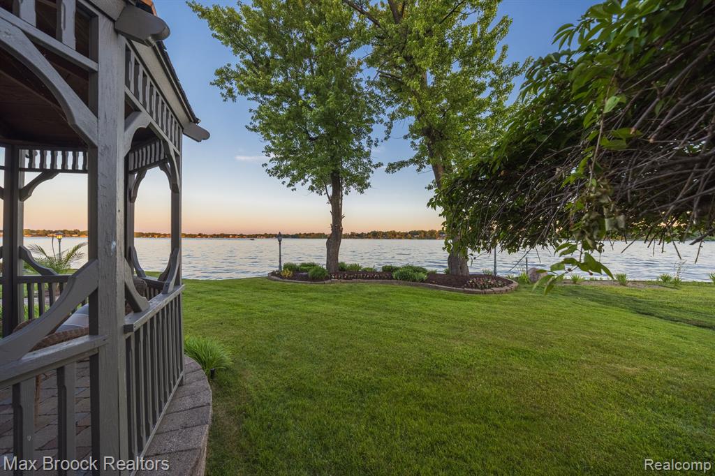 4659 LINWOOD Street, West Bloomfield, MI 48324 — Photo 79