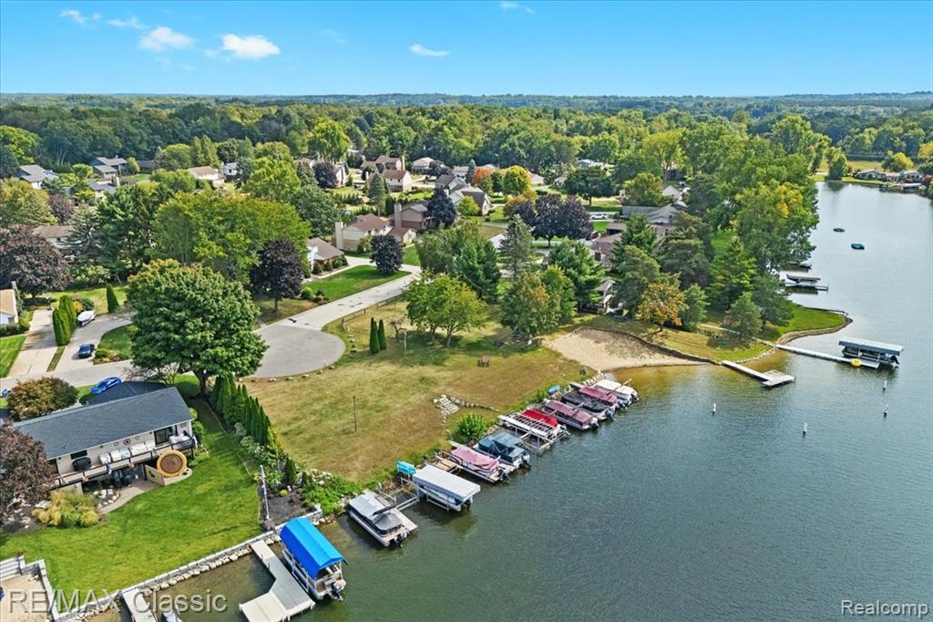 4432 Ravinewood Drive, Commerce Twp, MI 48382 — Photo 49
