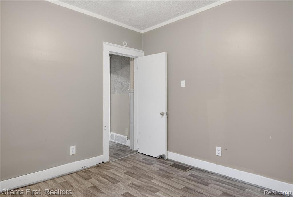 845 Orange Street, Wyandotte, MI 48192 — Photo 20