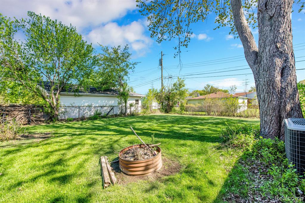 4640 ARDEN Avenue, Warren, MI 48092 — Photo 6