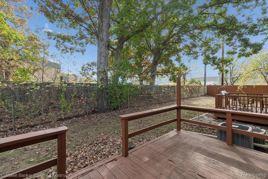 616 Rickett Road, 124, Brighton, MI 48116 — Photo 5
