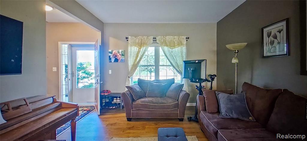 9065 Timbercrest Lane, Whitmore Lake, MI 48189 — Photo 8