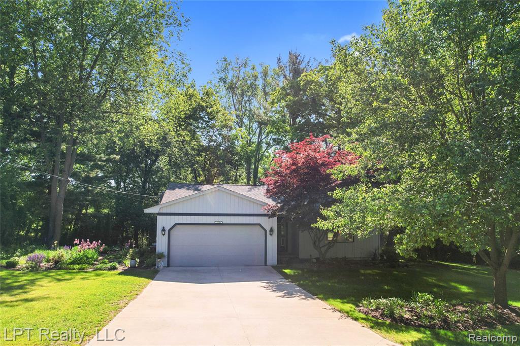 5236 Schlenker Road, Hamburg, MI — Photo 2