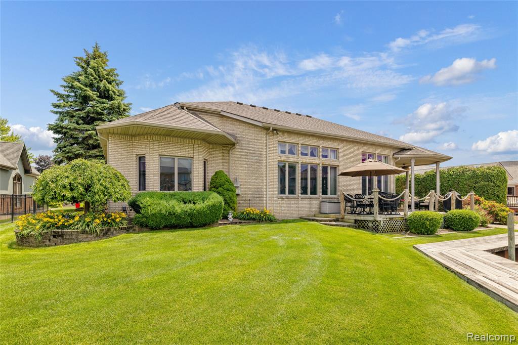 49539 Nautical Drive, Chesterfield, MI 48047 — Photo 64