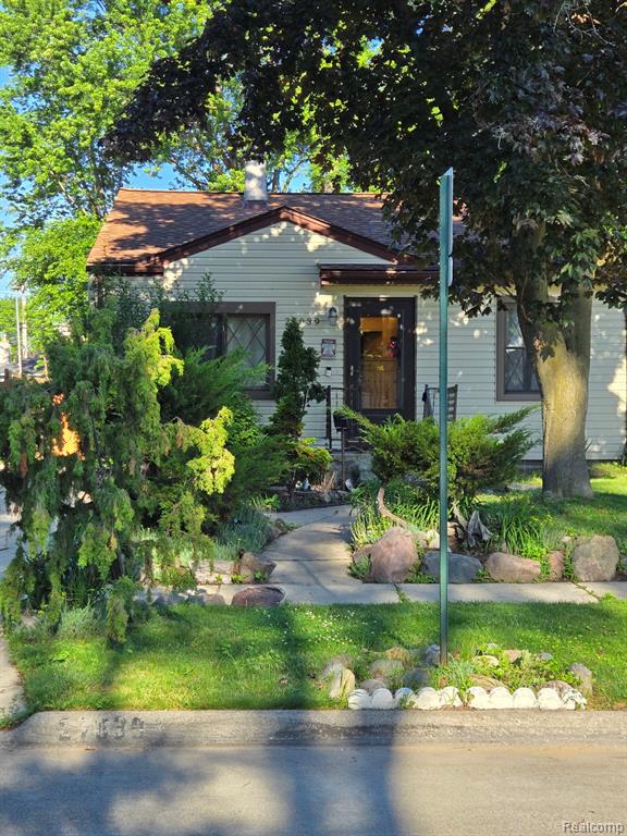 27039 Alden Street, Madison Heights, MI 48071