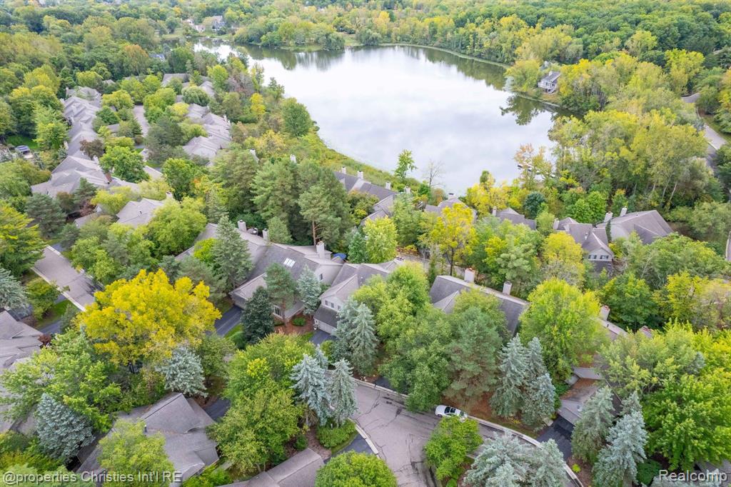 4845 CLIFFSIDE Drive, West Bloomfield, MI 48323 — Photo 56