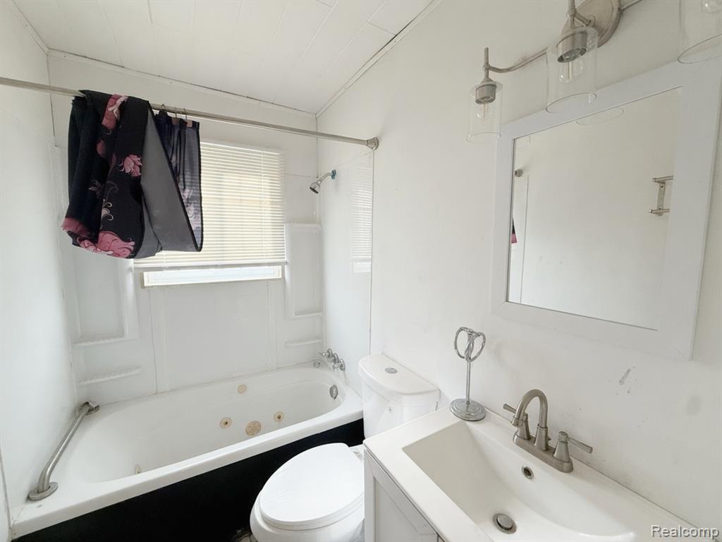 5444 Mendel Berger Drive, Mount Morris, MI 48505 — Photo 8