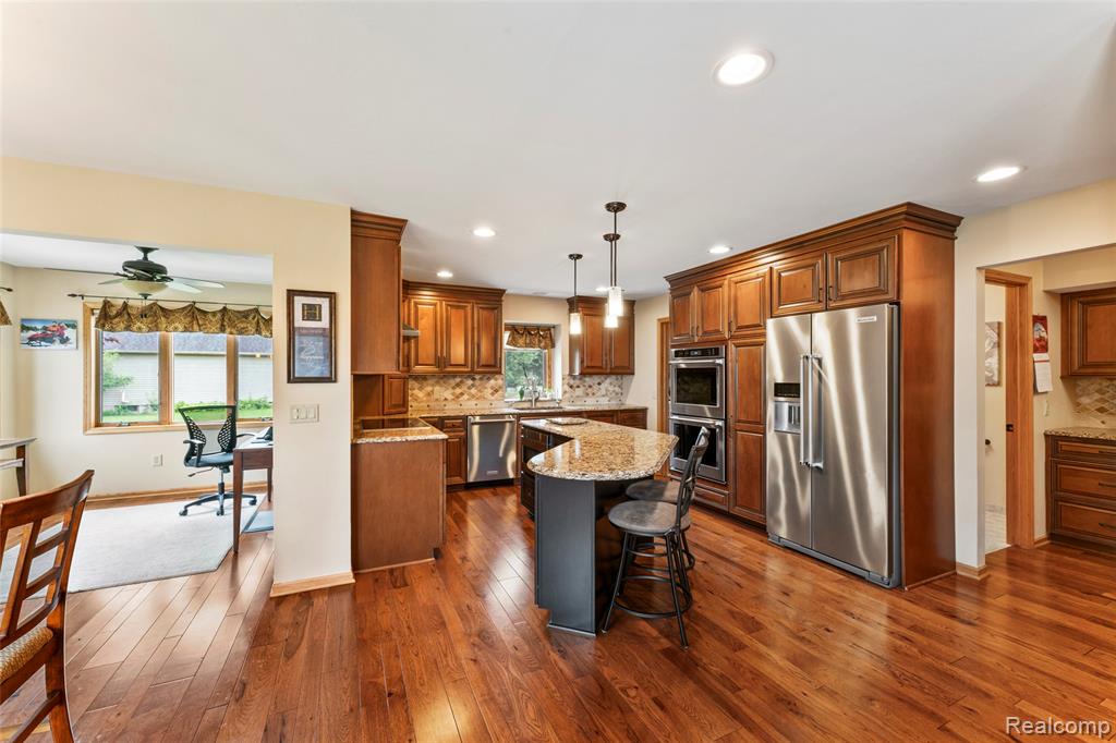 6541 E Ridge Court, Brighton, MI 48116 — Photo 16