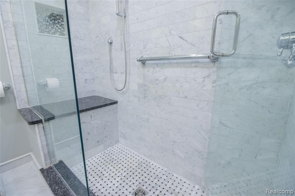 450 Roland Road, Grosse Pointe Farms, MI 48236 — Photo 25