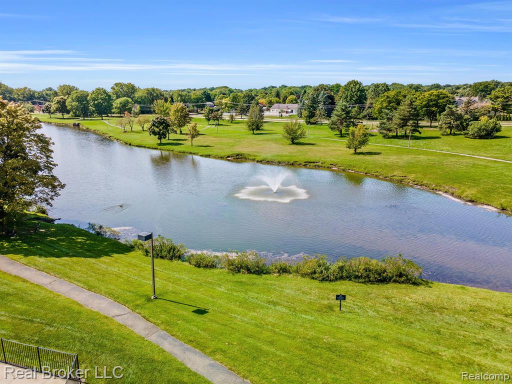 1448 BRENTWOOD Drive, Troy, MI 48098 — Photo 34