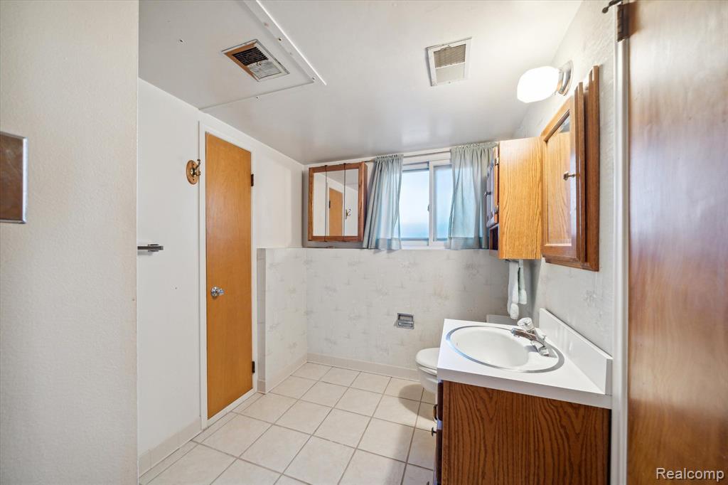 862 JUNEAU Road, Ypsilanti, MI 48198 — Photo 29
