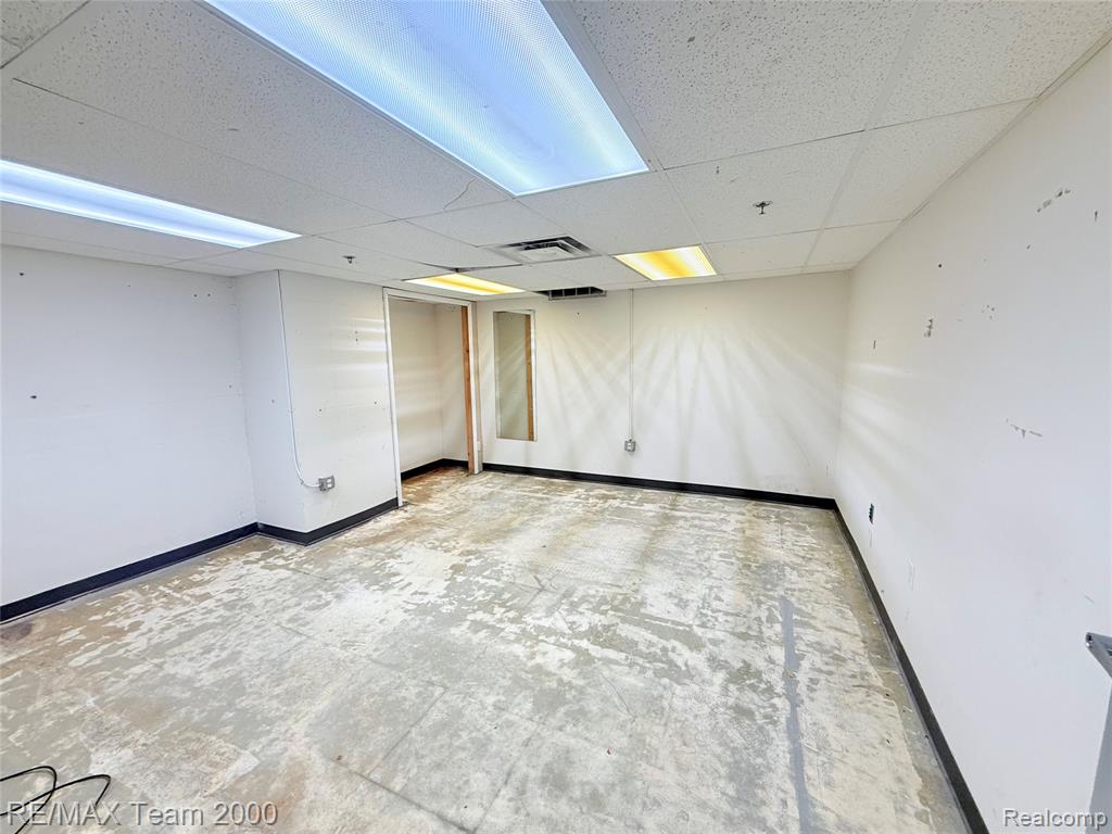 5040 Schaefer Road, Dearborn, MI 48126 — Photo 11