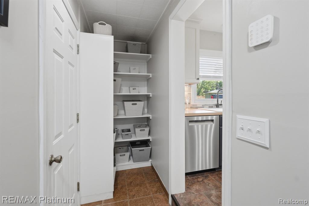 1612 S Hughes Road, Brighton, MI 48114 — Photo 19