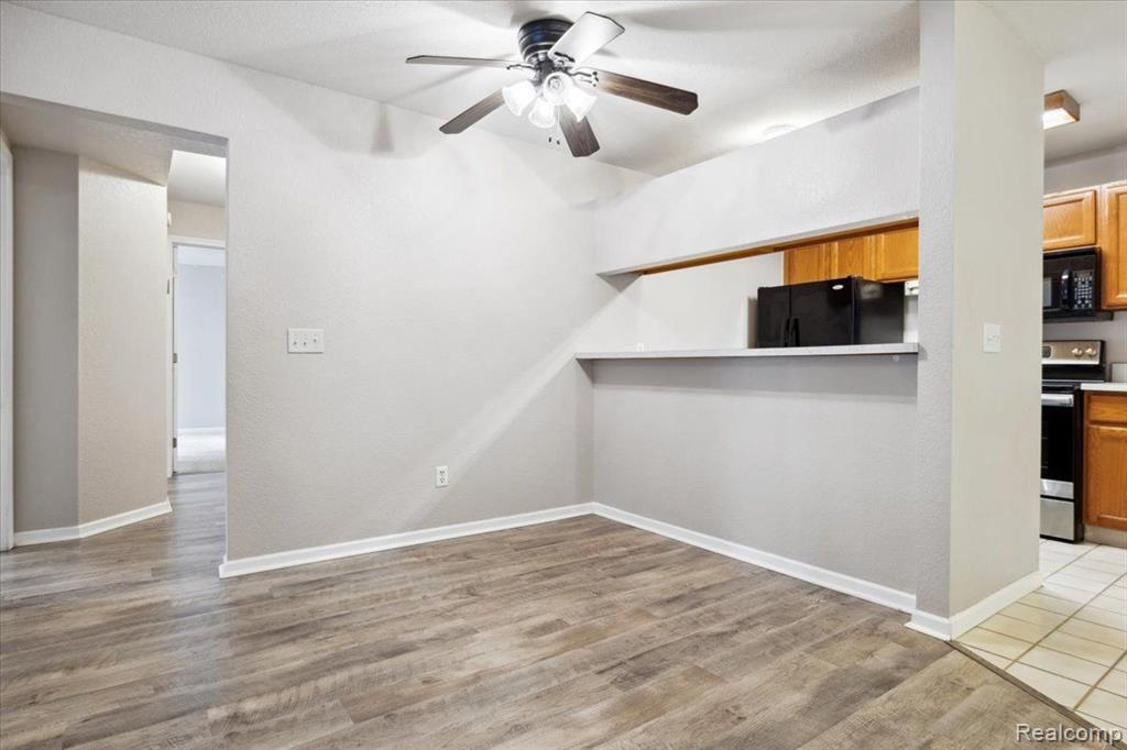 1137 CURZON Court, 101, Howell, MI 48843 — Photo 11