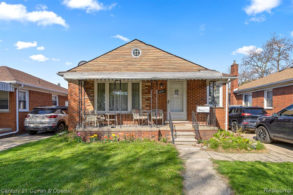 8227 Riverview Street, Dearborn Heights, MI 48127 — Photo 3