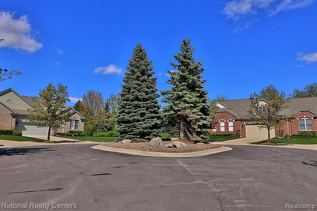 44454 BIRCHWOOD Court, Northville, MI 48168 — Photo 32