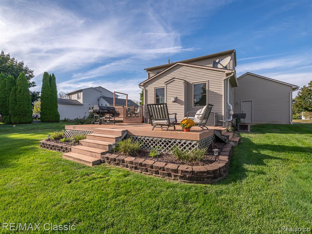 286 Waterlily, Whitmore Lake, MI 48189 — Photo 30
