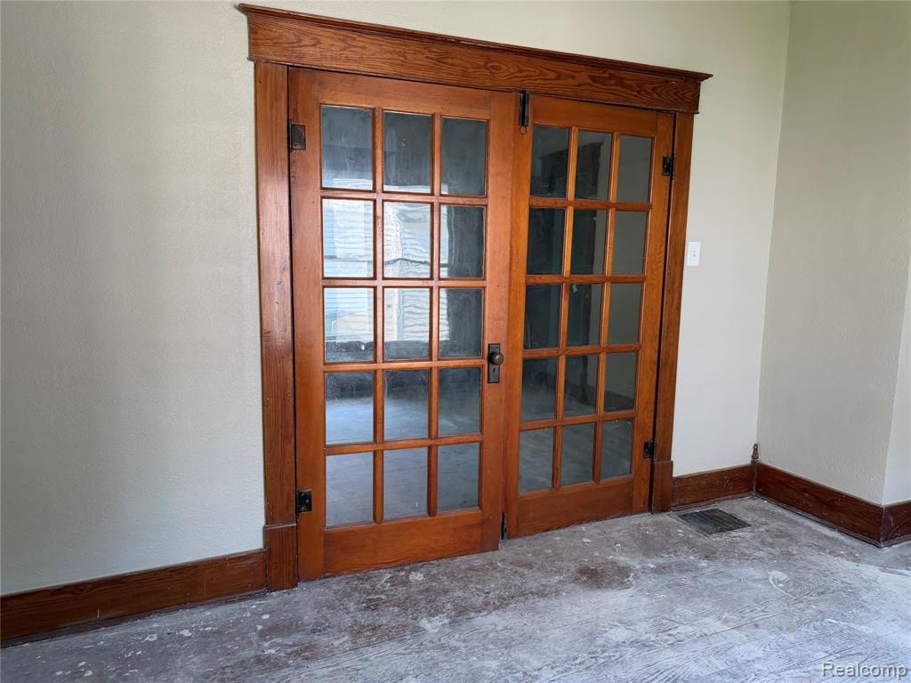 808 Division Street, Owosso, MI 48867 — Photo 8