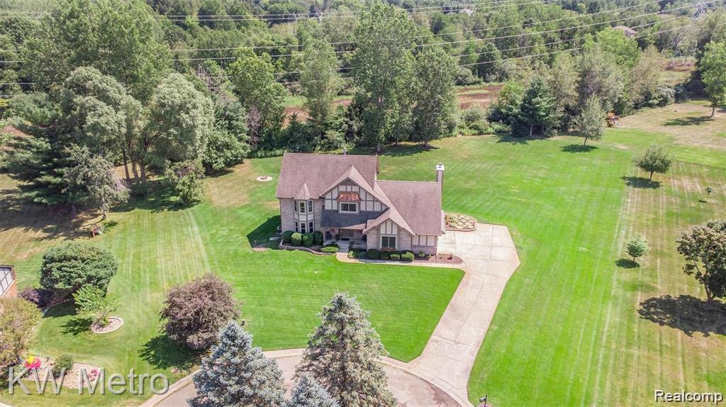 6886 Vail Court, Clarkston, MI 48348 — Photo 24