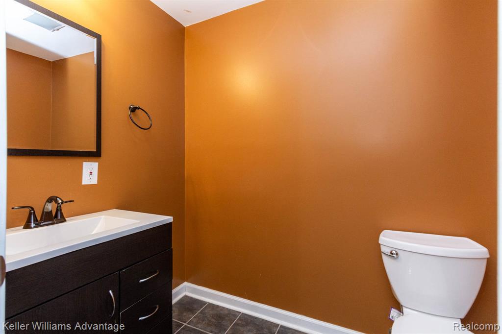 24975 Bloomfield Court, Novi, MI — Photo 45