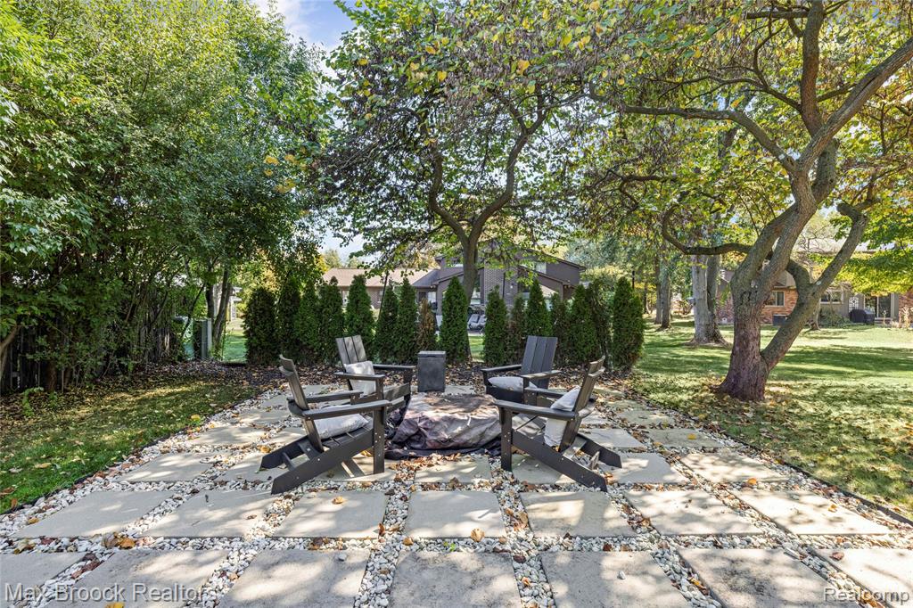 5597 Apple Ridge Trail, West Bloomfield, MI — Photo 48