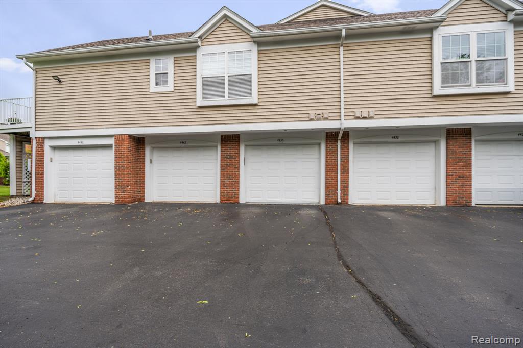 4436 Berkshire Drive, 173, Sterling Heights, MI 48314 — Photo 22