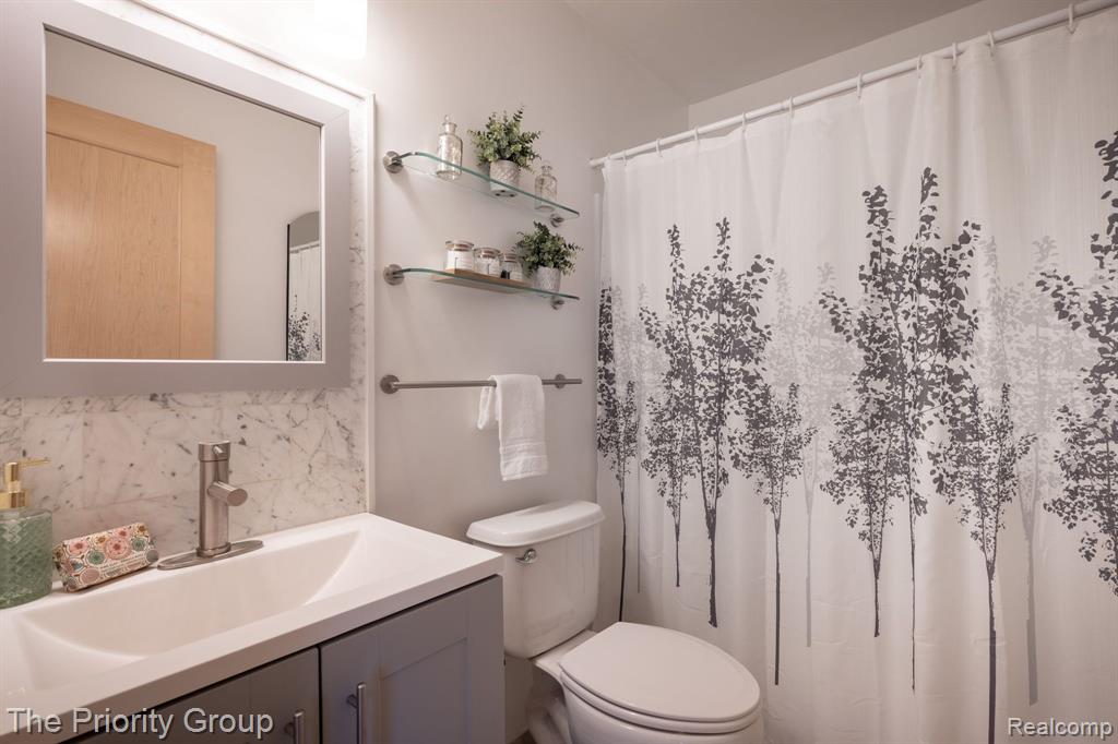 108 EVERGREEN Trail, Lake Orion, MI 48362 — Photo 23