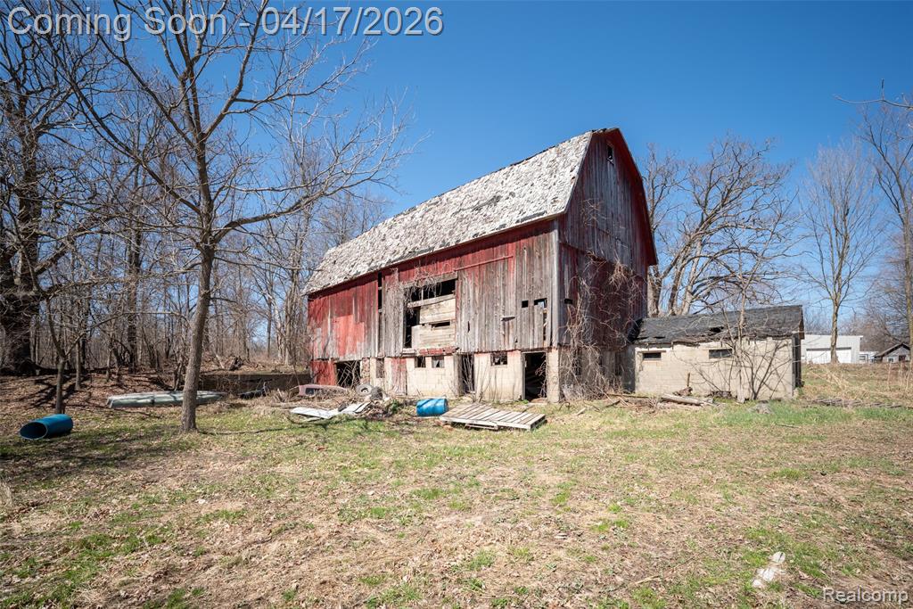 825 W Rose Center Road, Holly, MI 48442 — Photo 16
