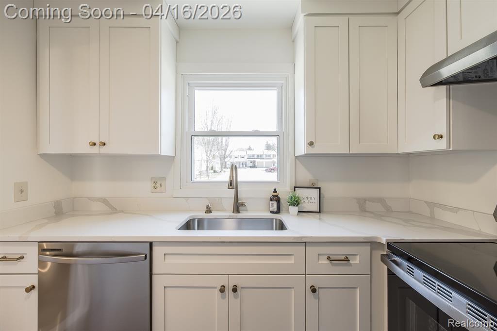 5254 Breeze Hill Place, Troy, MI 48098 — Photo 12